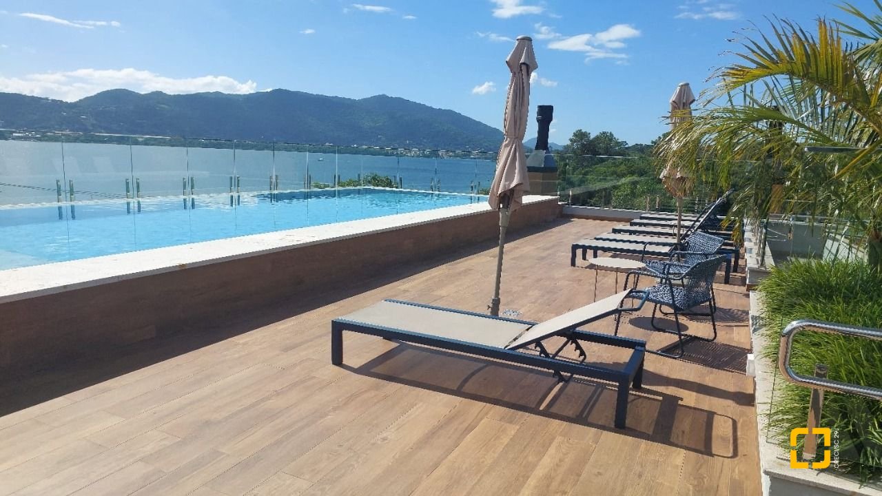 Loft com 57m², 1 quarto (sendo 1 suíte), 1 garagem, no bairro Lagoa da Conceição em Florianópolis