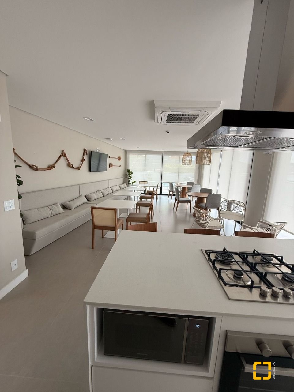 Loft com 57m², 1 quarto (sendo 1 suíte), 1 garagem, no bairro Lagoa da Conceição em Florianópolis