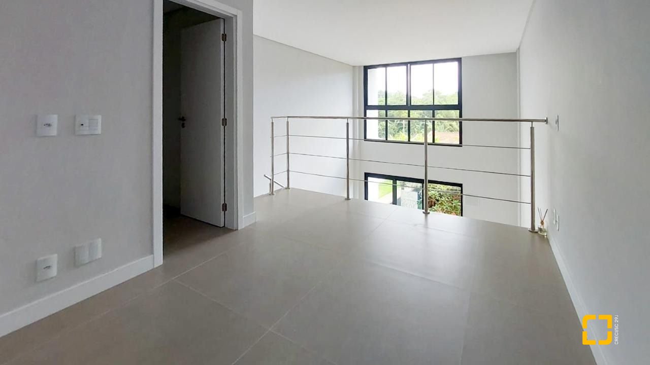 Loft com 57m², 1 quarto (sendo 1 suíte), 1 garagem, no bairro Lagoa da Conceição em Florianópolis