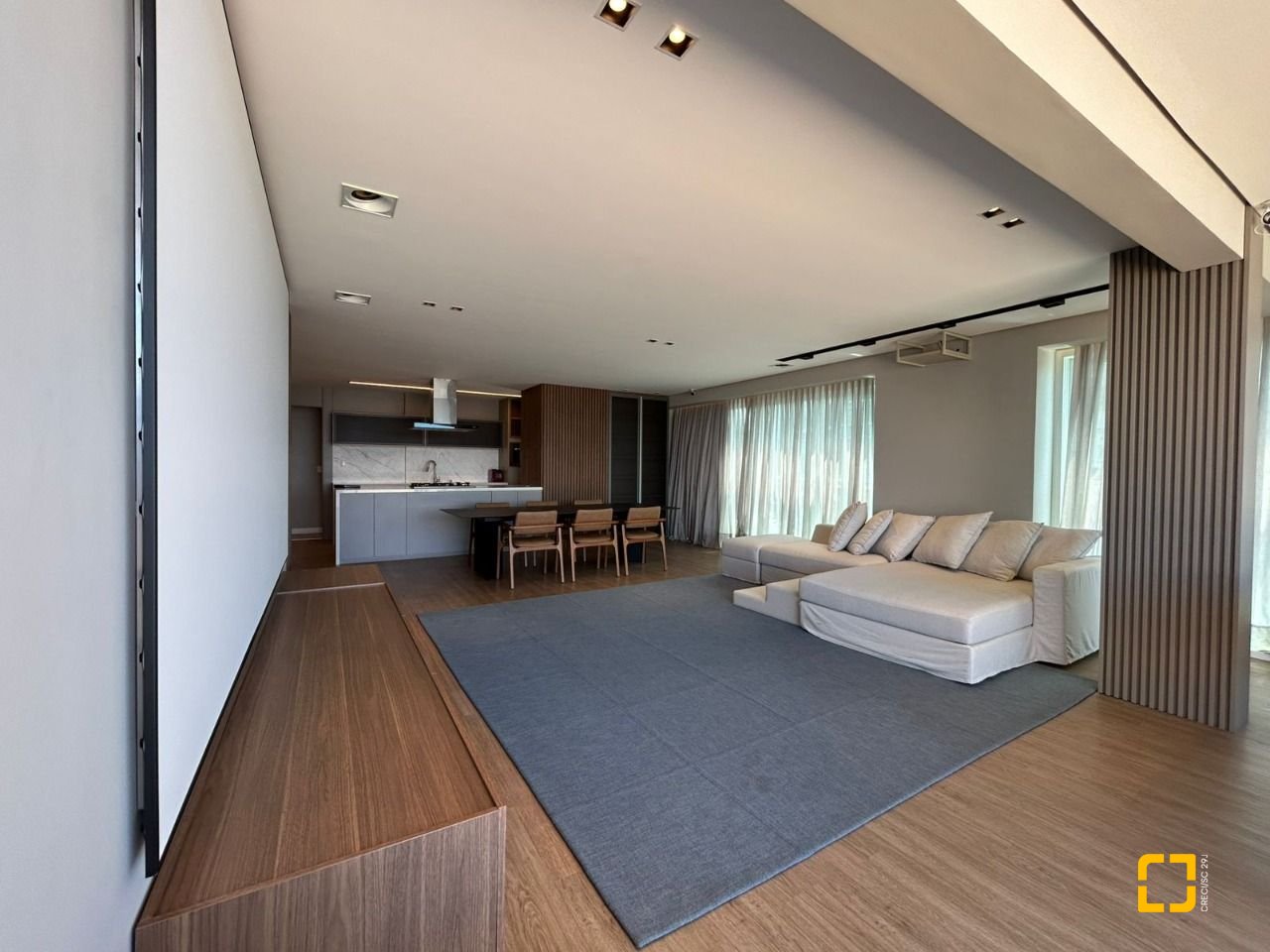 Cobertura com 289m², 3 quartos (sendo 3 suítes), 4 garagens, no bairro Estreito em Florianópolis