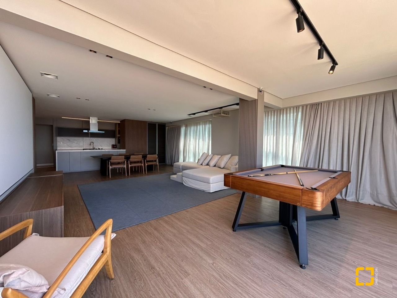 Cobertura com 289m², 3 quartos (sendo 3 suítes), 4 garagens, no bairro Estreito em Florianópolis