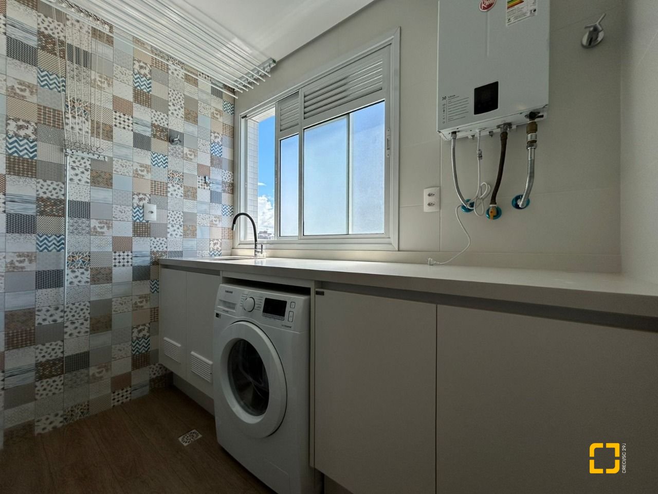 Cobertura com 289m², 3 quartos (sendo 3 suítes), 4 garagens, no bairro Estreito em Florianópolis
