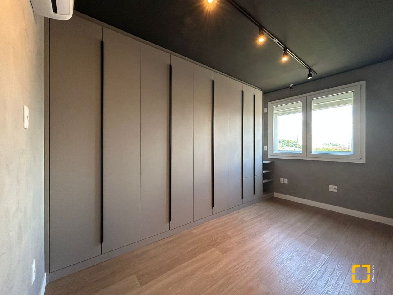 Cobertura com 289m², 3 quartos (sendo 3 suítes), 4 garagens, no bairro Estreito em Florianópolis