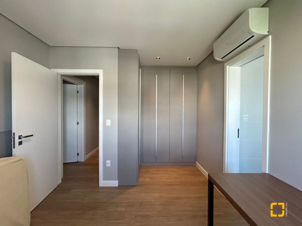 Cobertura com 289m², 3 quartos (sendo 3 suítes), 4 garagens, no bairro Estreito em Florianópolis