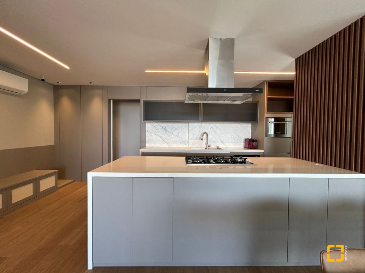 Cobertura com 289m², 3 quartos (sendo 3 suítes), 4 garagens, no bairro Estreito em Florianópolis