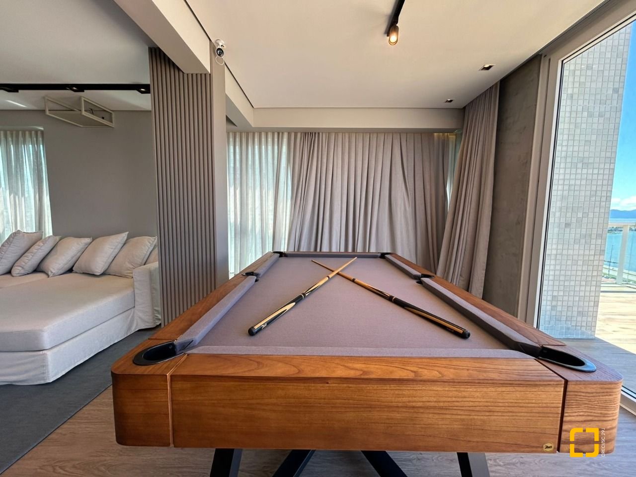 Cobertura com 289m², 3 quartos (sendo 3 suítes), 4 garagens, no bairro Estreito em Florianópolis