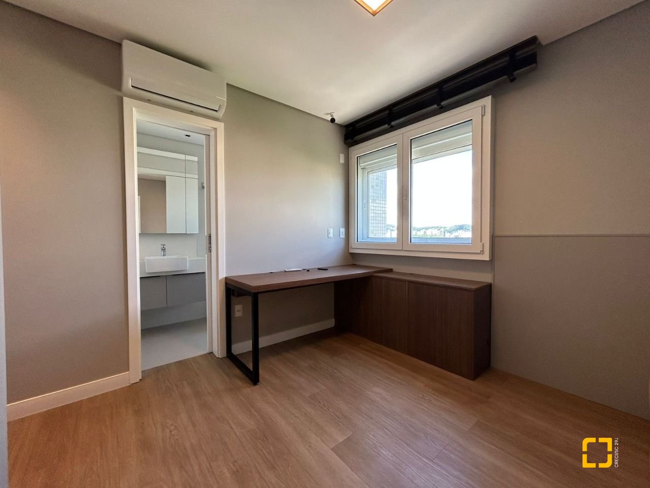 Cobertura com 289m², 3 quartos (sendo 3 suítes), 4 garagens, no bairro Estreito em Florianópolis