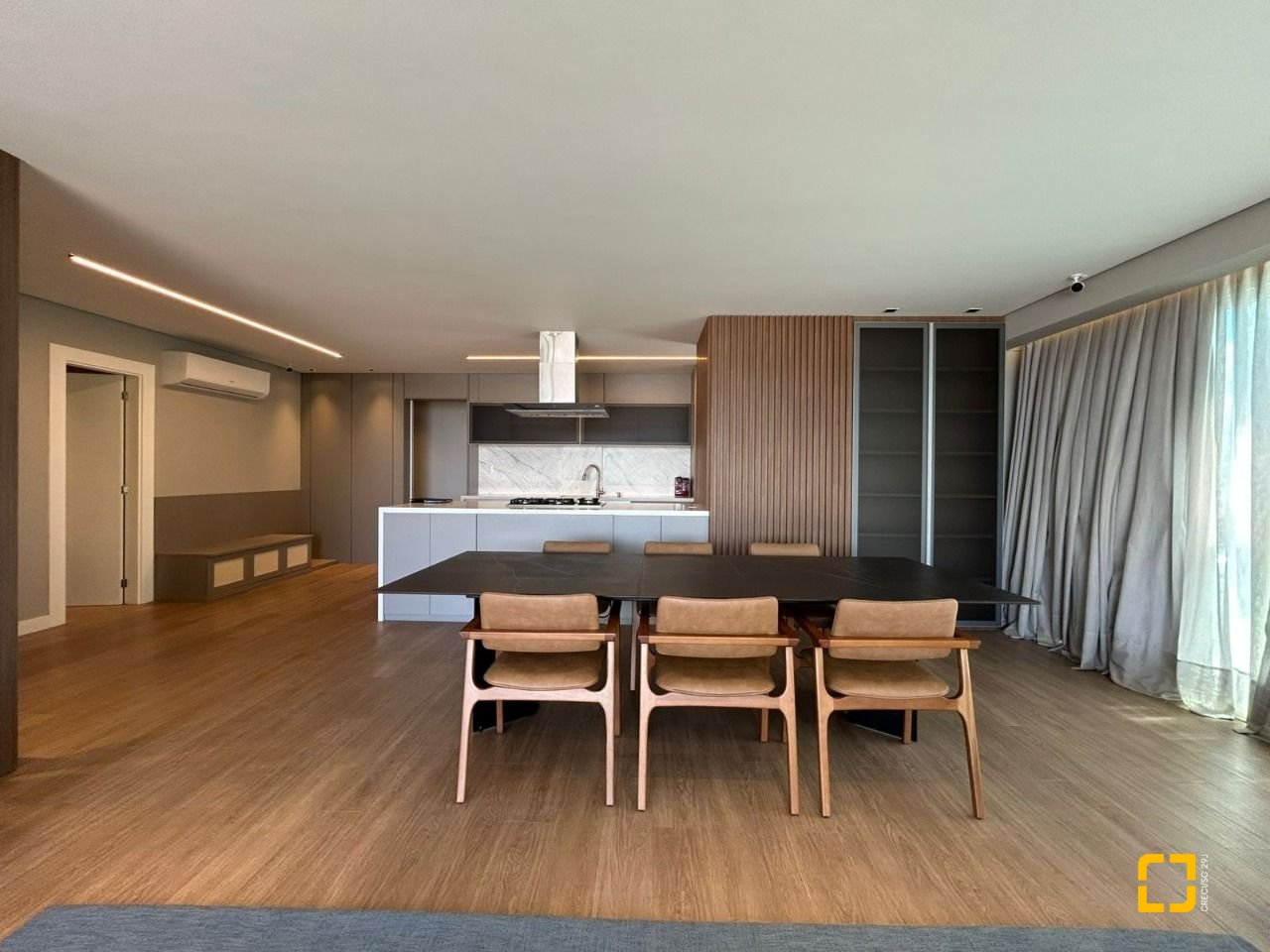 Cobertura com 289m², 3 quartos (sendo 3 suítes), 4 garagens, no bairro Estreito em Florianópolis
