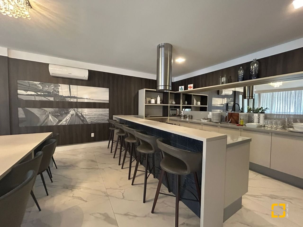Cobertura com 289m², 3 quartos (sendo 3 suítes), 4 garagens, no bairro Estreito em Florianópolis