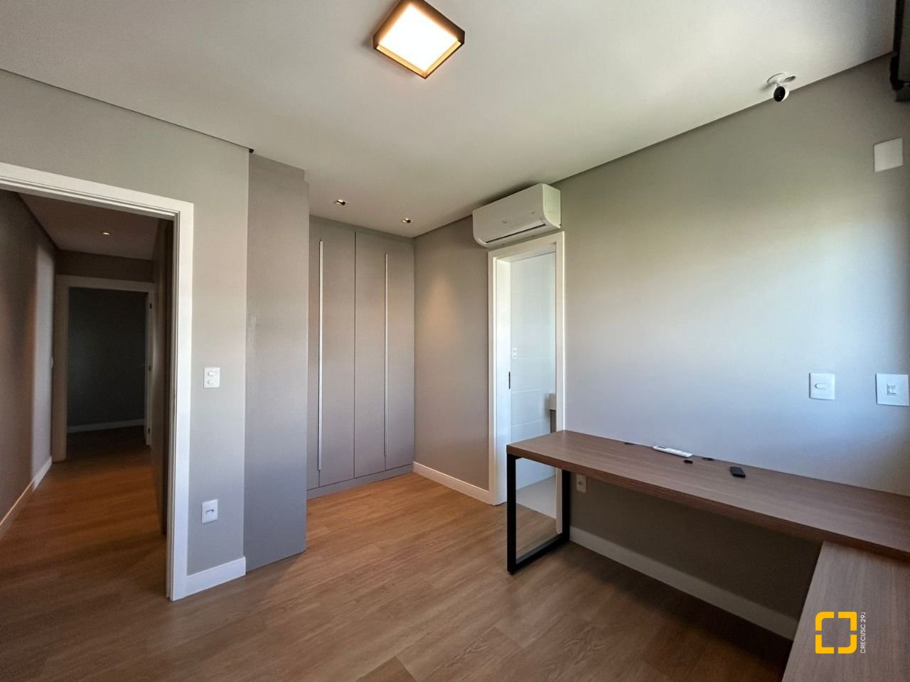 Cobertura com 289m², 3 quartos (sendo 3 suítes), 4 garagens, no bairro Estreito em Florianópolis