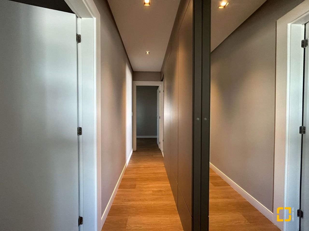 Cobertura com 289m², 3 quartos (sendo 3 suítes), 4 garagens, no bairro Estreito em Florianópolis