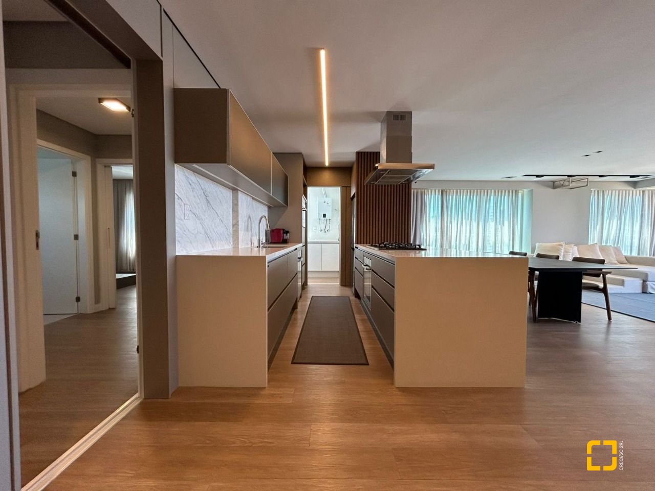 Cobertura com 289m², 3 quartos (sendo 3 suítes), 4 garagens, no bairro Estreito em Florianópolis