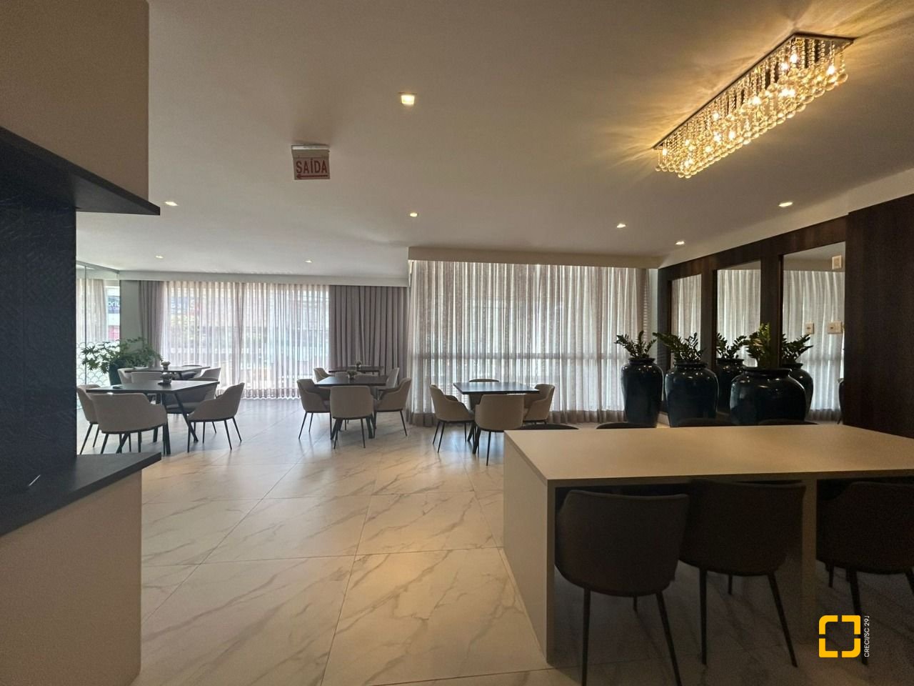 Cobertura com 289m², 3 quartos (sendo 3 suítes), 4 garagens, no bairro Estreito em Florianópolis