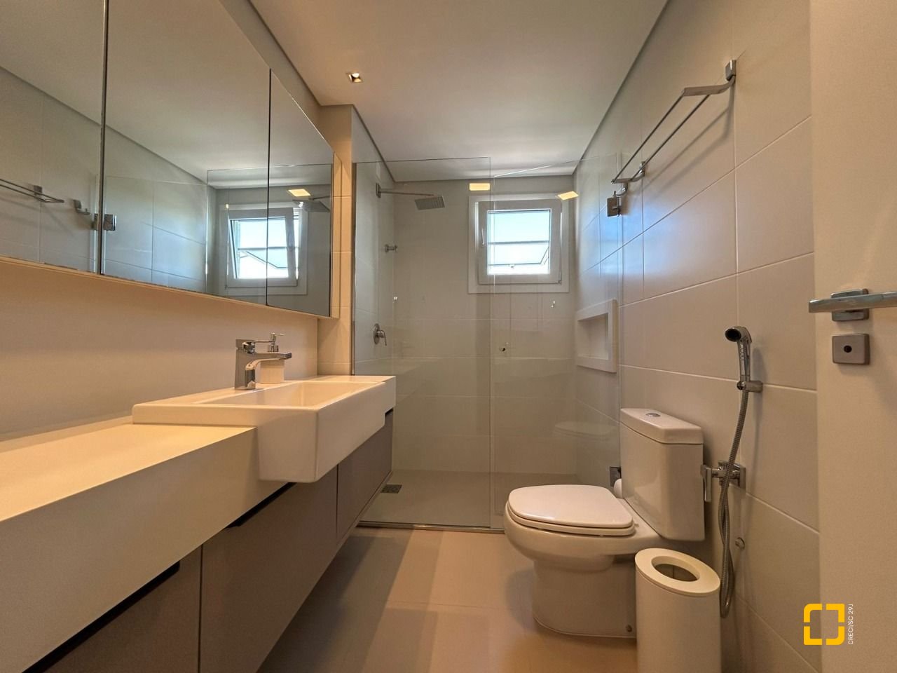 Cobertura com 289m², 3 quartos (sendo 3 suítes), 4 garagens, no bairro Estreito em Florianópolis