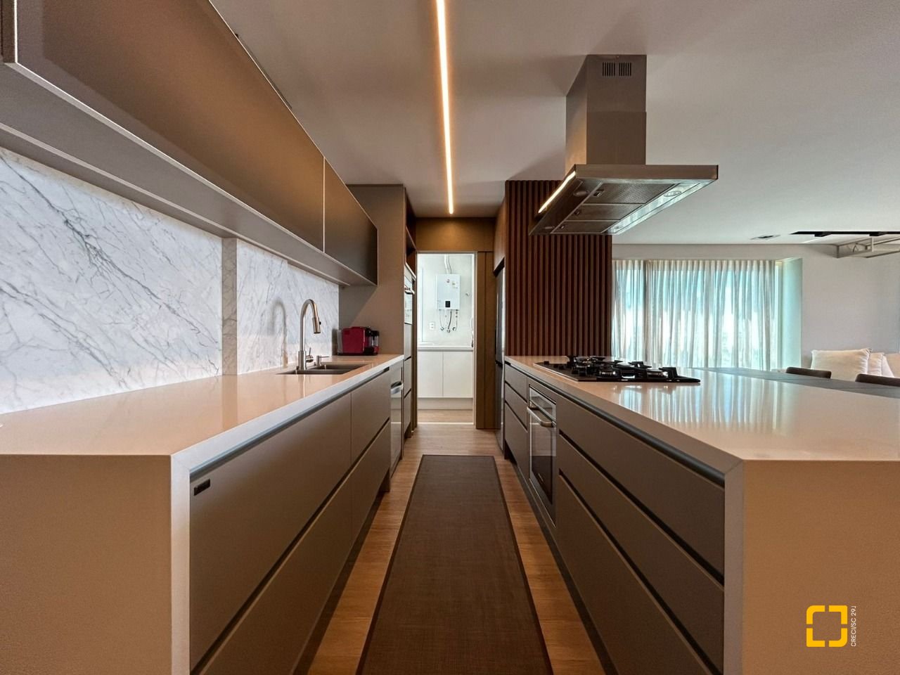Cobertura com 289m², 3 quartos (sendo 3 suítes), 4 garagens, no bairro Estreito em Florianópolis