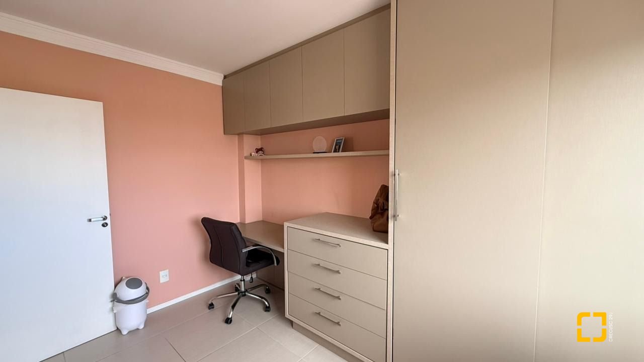 Apartamento com 63m², 2 quartos (sendo 1 suíte), 1 garagem, no bairro Areias em São José