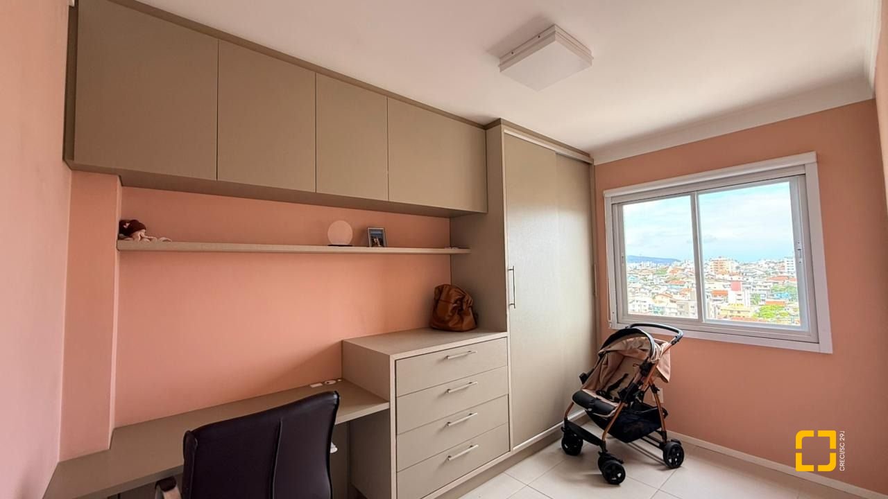 Apartamento com 63m², 2 quartos (sendo 1 suíte), 1 garagem, no bairro Areias em São José