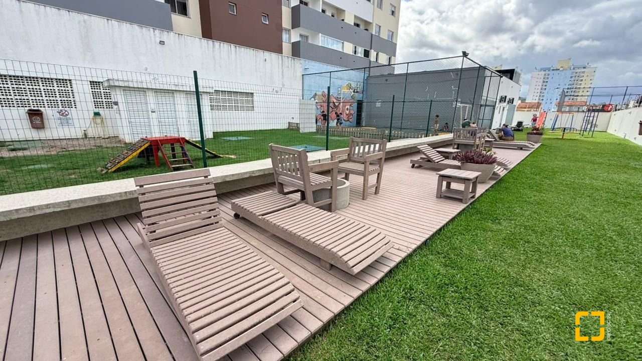 Apartamento com 63m², 2 quartos (sendo 1 suíte), 1 garagem, no bairro Areias em São José