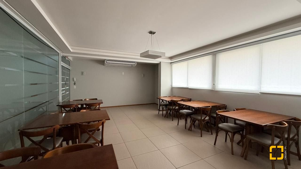 Apartamento com 63m², 2 quartos (sendo 1 suíte), 1 garagem, no bairro Areias em São José