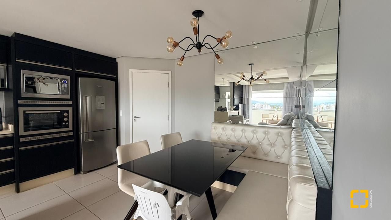 Apartamento com 63m², 2 quartos (sendo 1 suíte), 1 garagem, no bairro Areias em São José