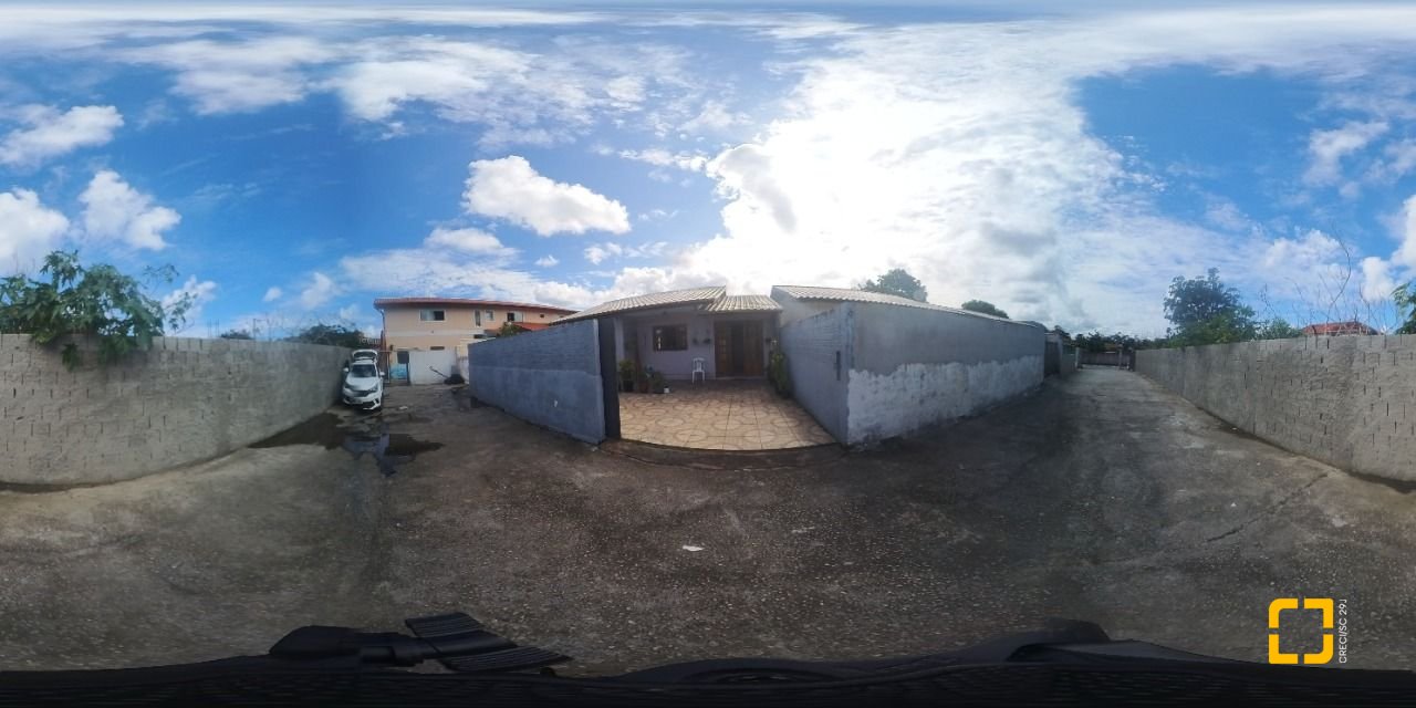 Casa com 83m², 2 quartos, 3 garagens, no bairro Rio Vermelho em Florianópolis
