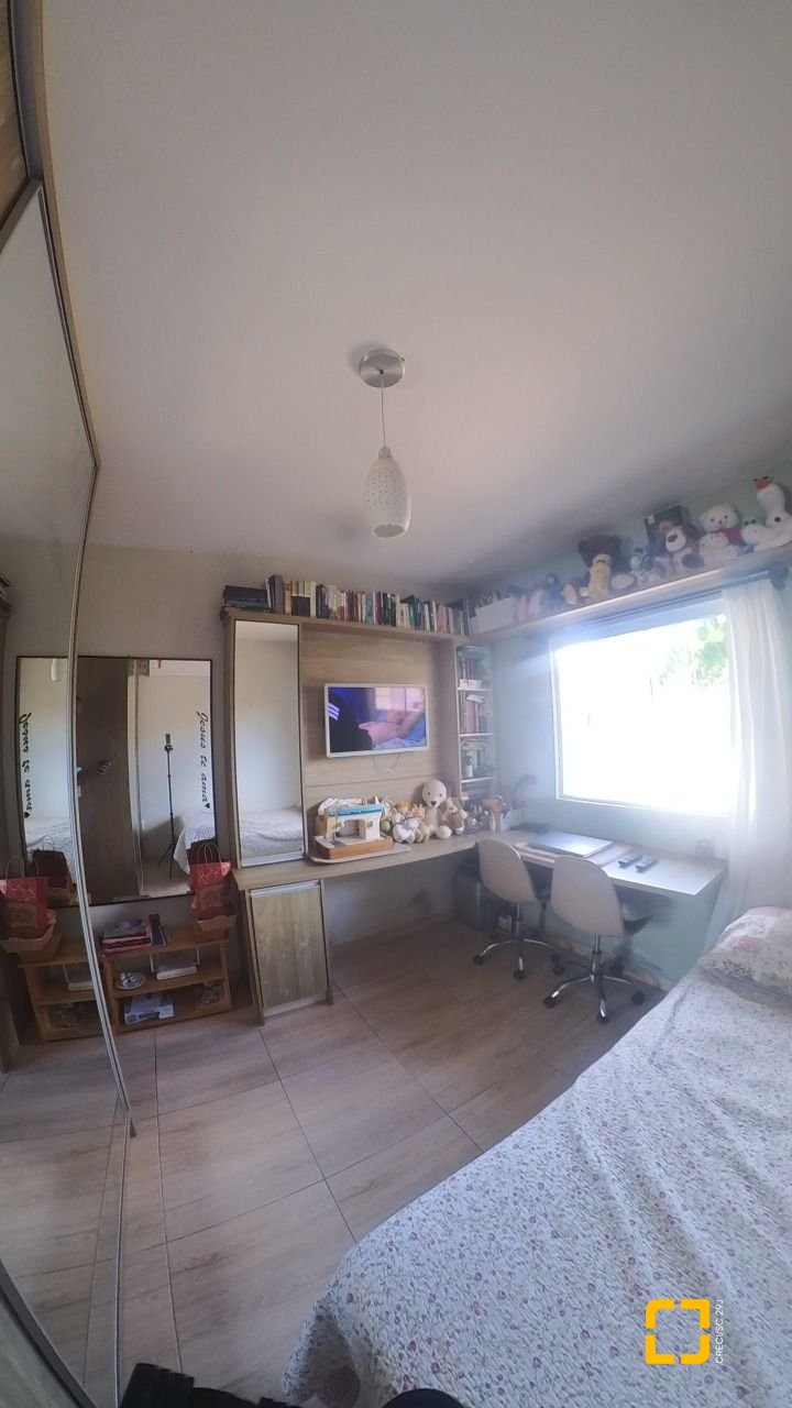 Casa com 83m², 2 quartos, 3 garagens, no bairro Rio Vermelho em Florianópolis
