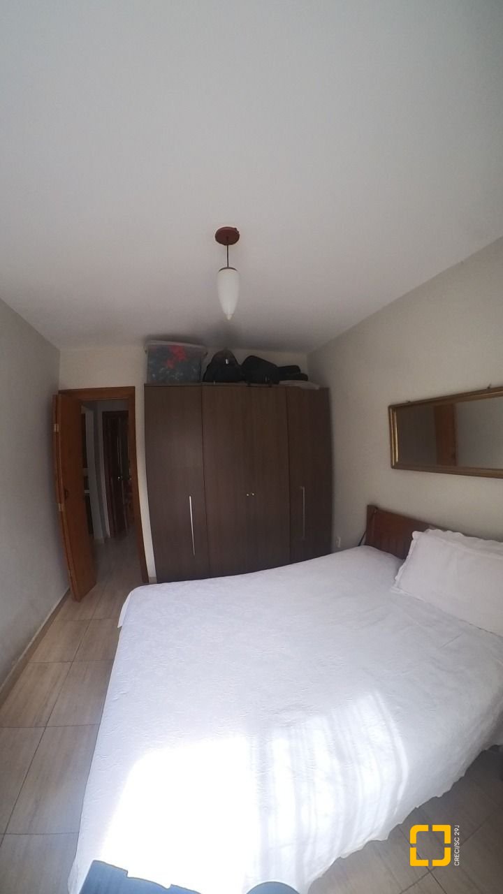 Casa com 83m², 2 quartos, 3 garagens, no bairro Rio Vermelho em Florianópolis