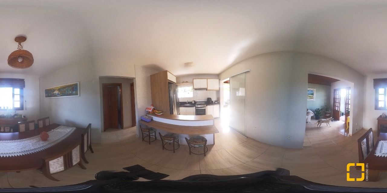 Casa com 83m², 2 quartos, 3 garagens, no bairro Rio Vermelho em Florianópolis