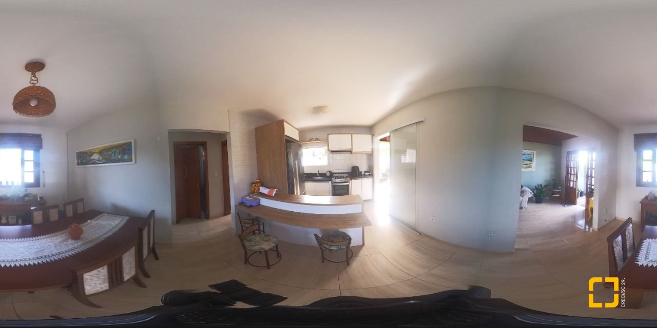 Casa com 83m², 2 quartos, 3 garagens, no bairro Rio Vermelho em Florianópolis