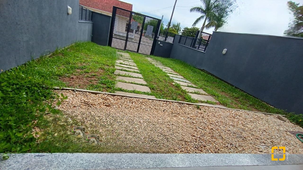 Casa com 123m², 4 quartos (sendo 1 suíte), 1 garagem, no bairro Campeche em Florianópolis