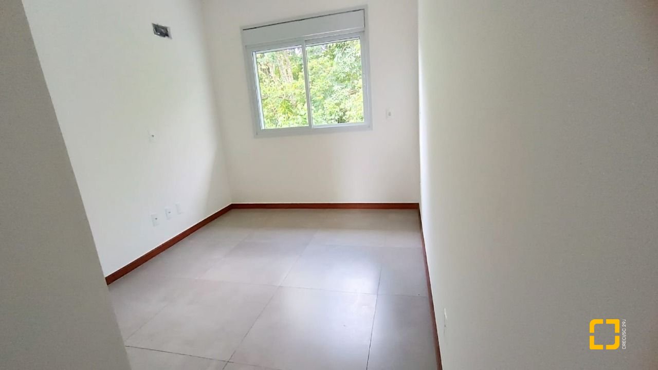 Casa com 123m², 4 quartos (sendo 1 suíte), 1 garagem, no bairro Campeche em Florianópolis