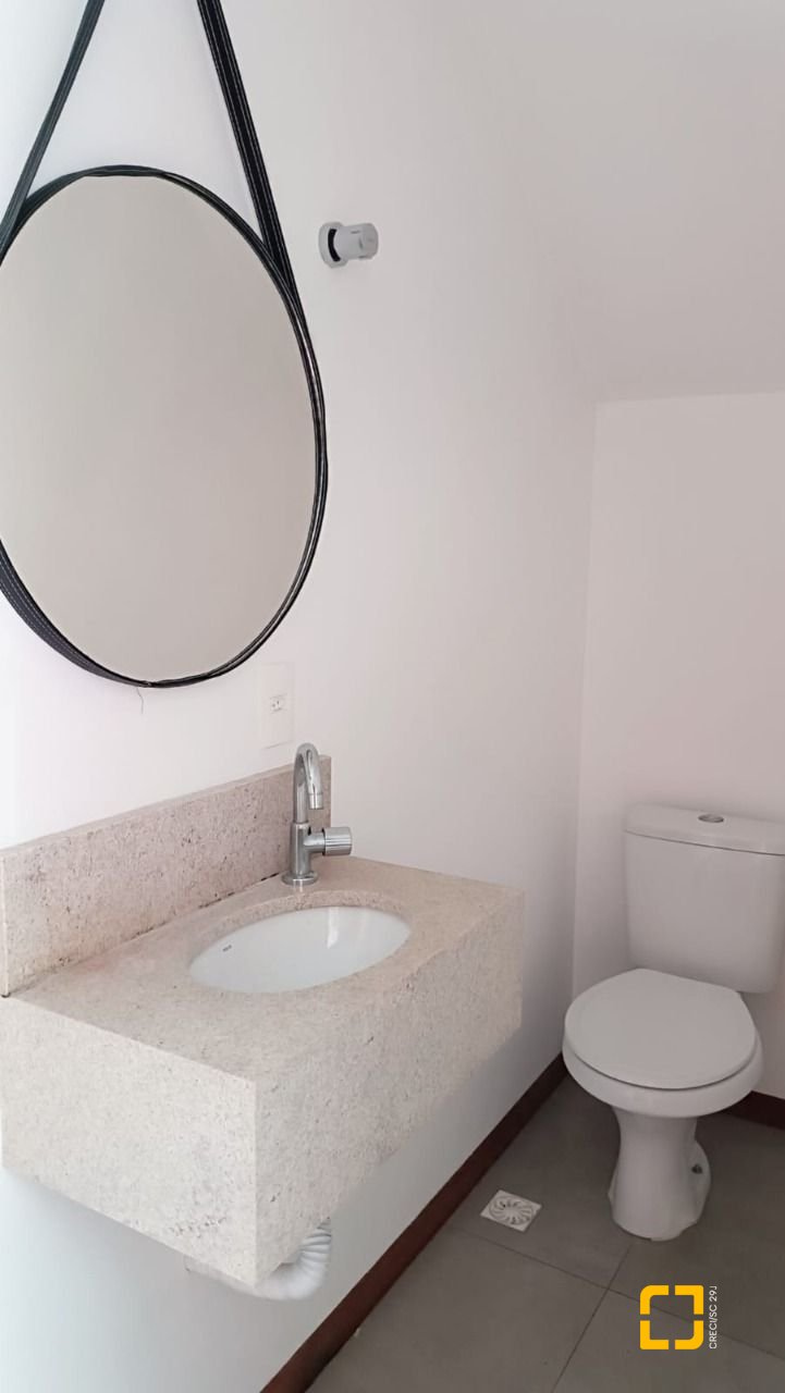 Casa com 123m², 4 quartos (sendo 1 suíte), 1 garagem, no bairro Campeche em Florianópolis