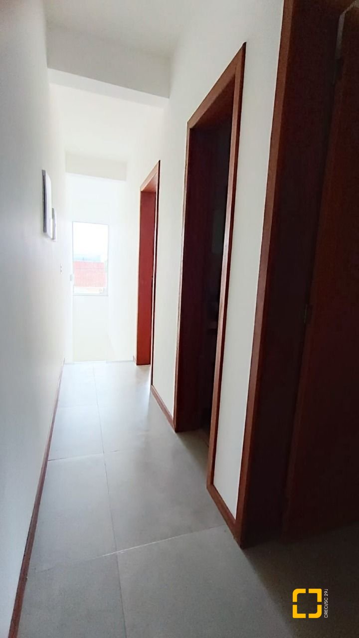 Casa com 123m², 4 quartos (sendo 1 suíte), 1 garagem, no bairro Campeche em Florianópolis
