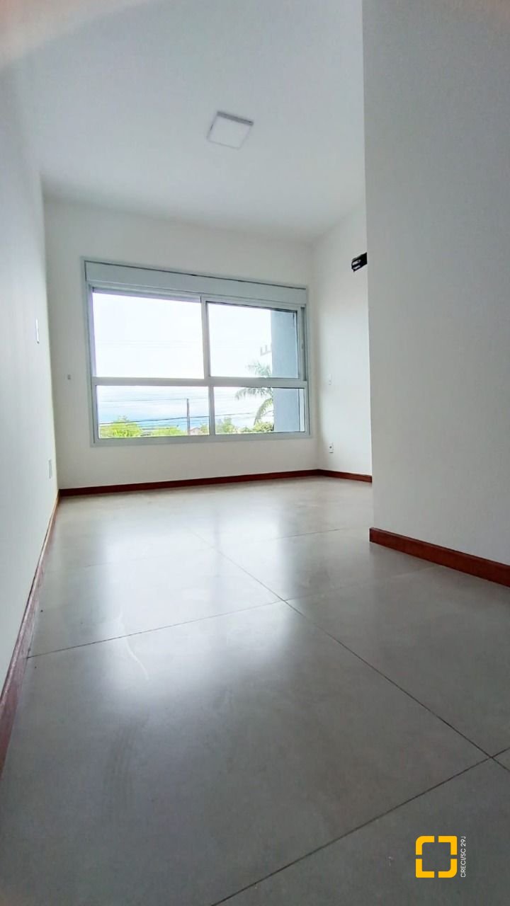 Casa com 123m², 4 quartos (sendo 1 suíte), 1 garagem, no bairro Campeche em Florianópolis