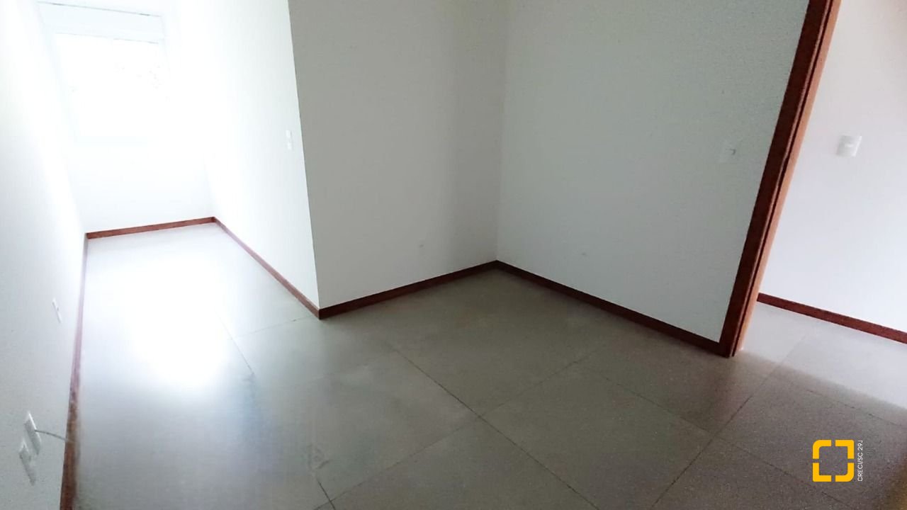 Casa com 123m², 4 quartos (sendo 1 suíte), 1 garagem, no bairro Campeche em Florianópolis