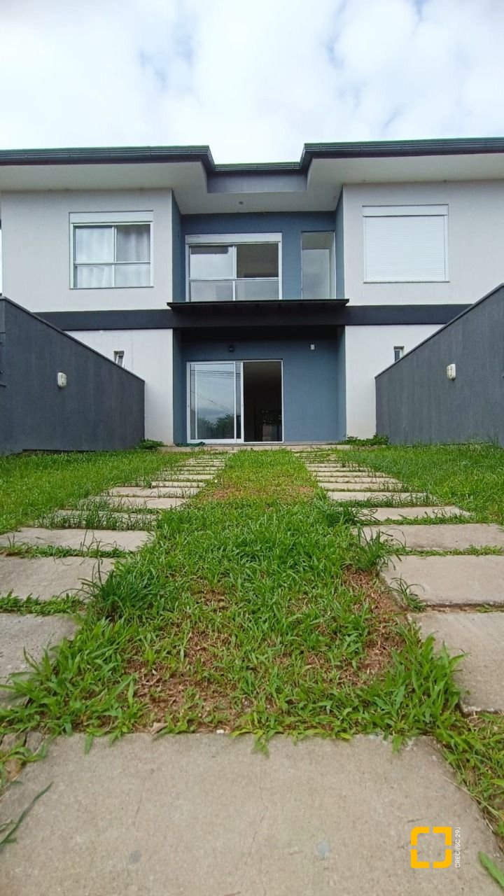 Casa com 123m², 4 quartos (sendo 1 suíte), 1 garagem, no bairro Campeche em Florianópolis