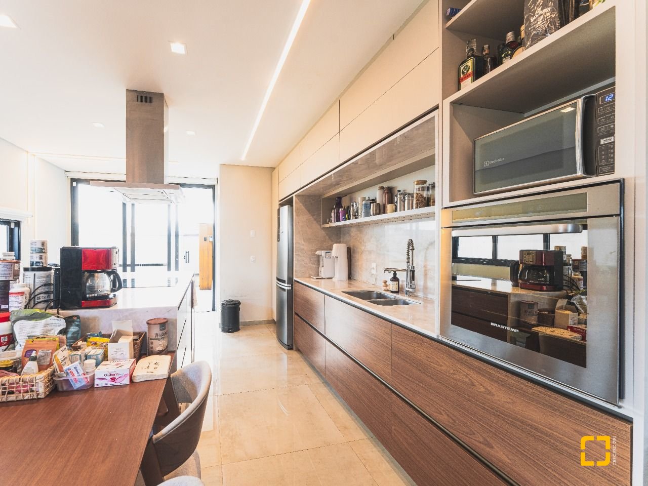 Casa com 160m², 4 quartos (sendo 1 suíte), 2 garagens, no bairro Campeche em Florianópolis