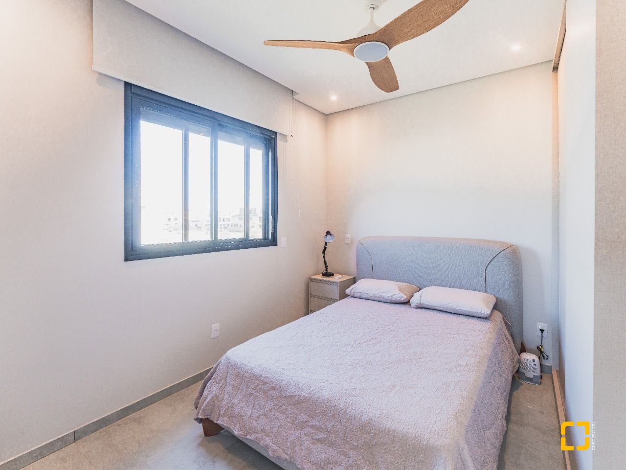Casa com 160m², 4 quartos (sendo 1 suíte), 2 garagens, no bairro Campeche em Florianópolis