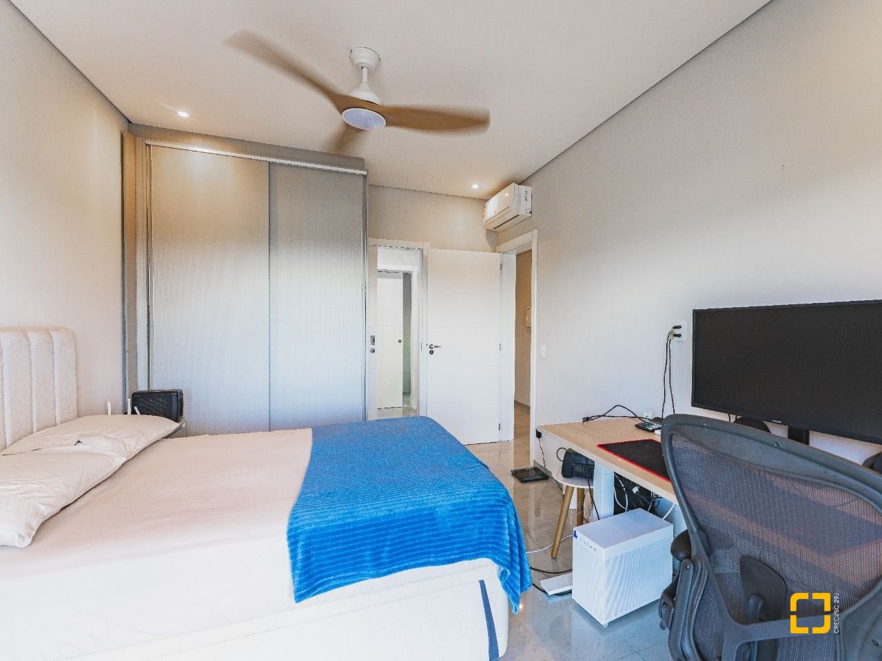 Casa com 160m², 4 quartos (sendo 1 suíte), 2 garagens, no bairro Campeche em Florianópolis