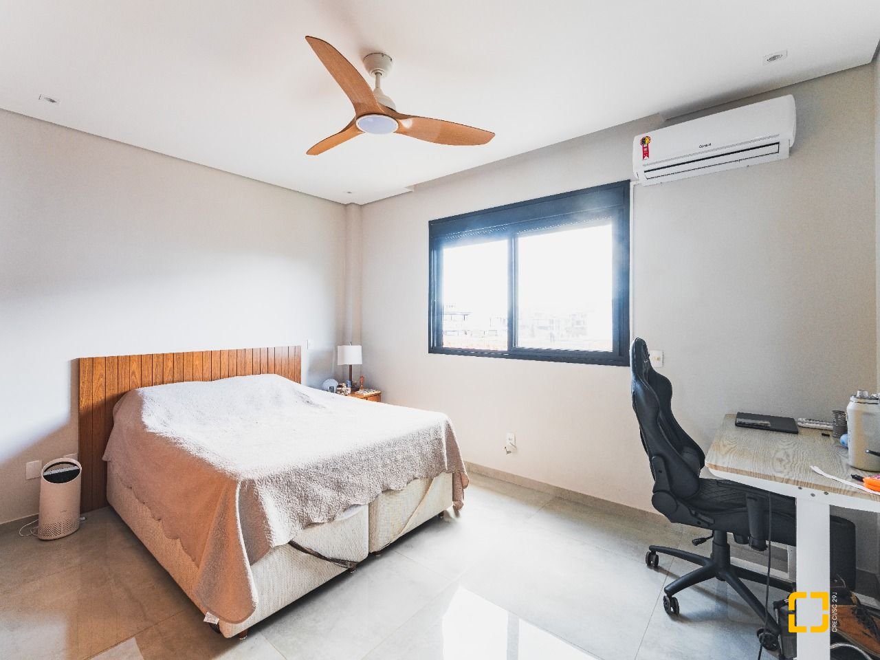 Casa com 160m², 4 quartos (sendo 1 suíte), 2 garagens, no bairro Campeche em Florianópolis