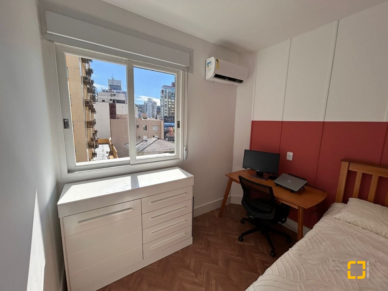 Apartamento com 72m², 3 quartos (sendo 1 suíte), 1 garagem, no bairro Centro em Florianópolis
