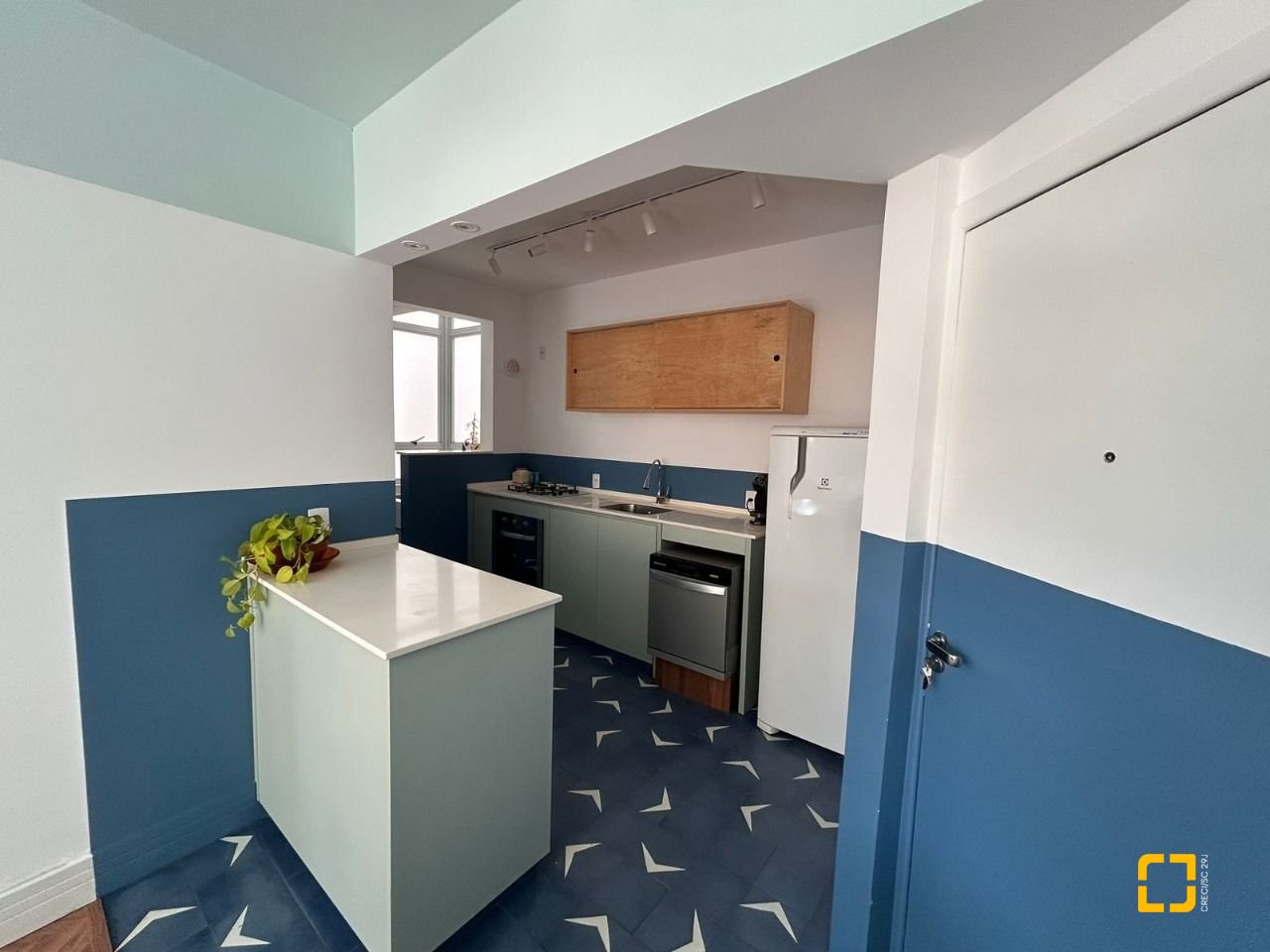 Apartamento com 72m², 3 quartos (sendo 1 suíte), 1 garagem, no bairro Centro em Florianópolis