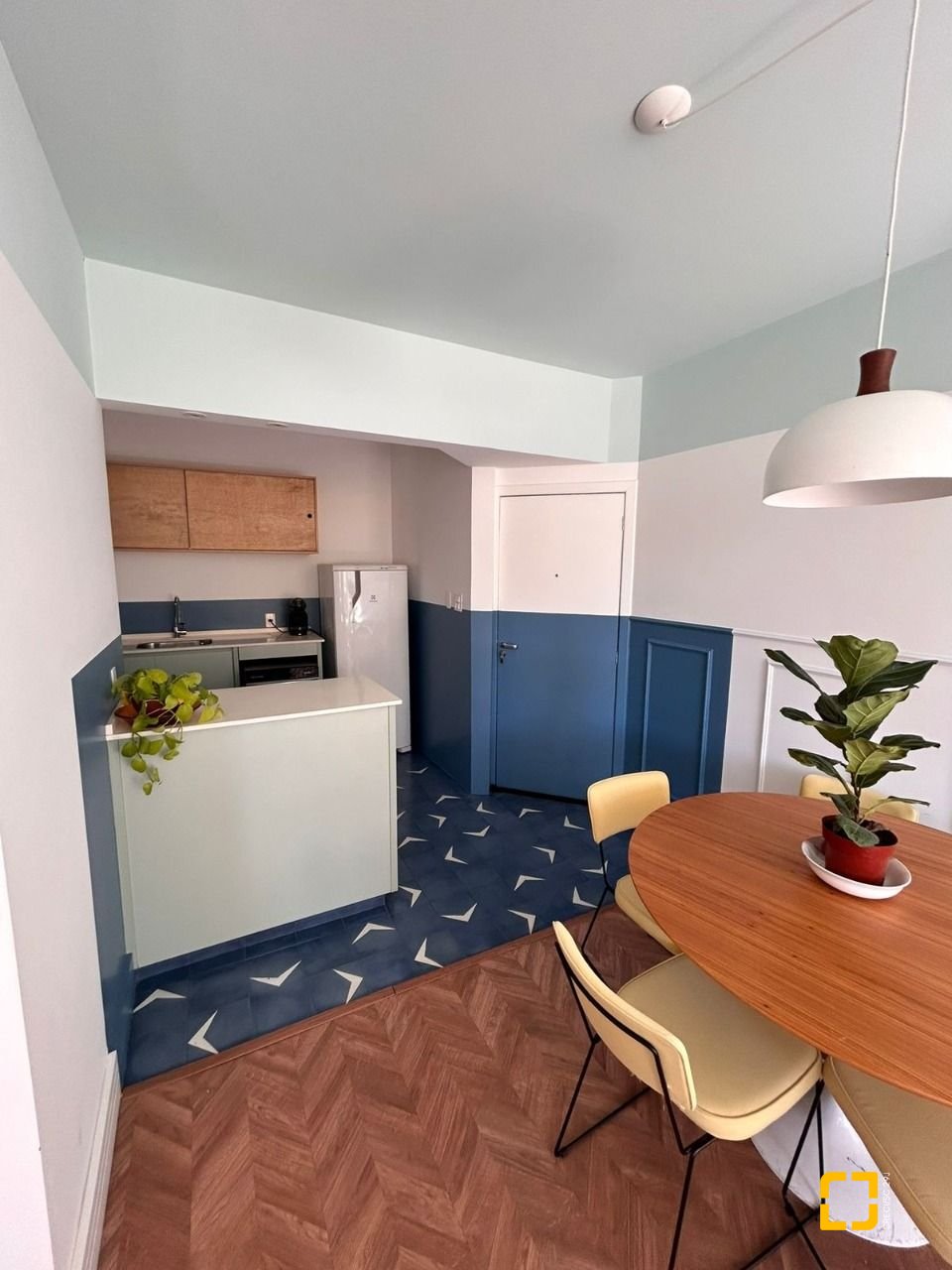 Apartamento com 72m², 3 quartos (sendo 1 suíte), 1 garagem, no bairro Centro em Florianópolis