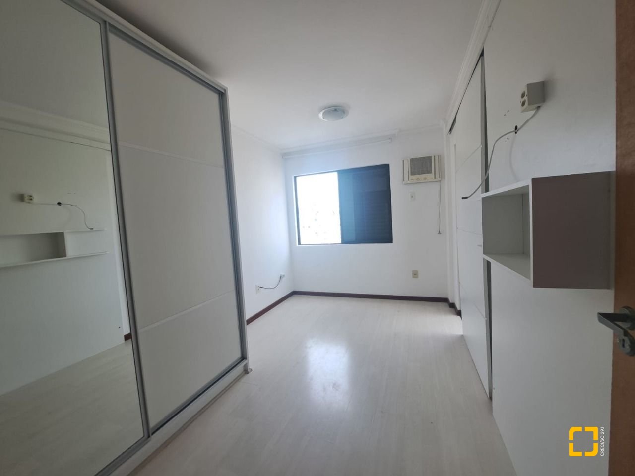 Apartamento com 100m², 4 quartos (sendo 1 suíte), 1 garagem, no bairro Balneário em Florianópolis
