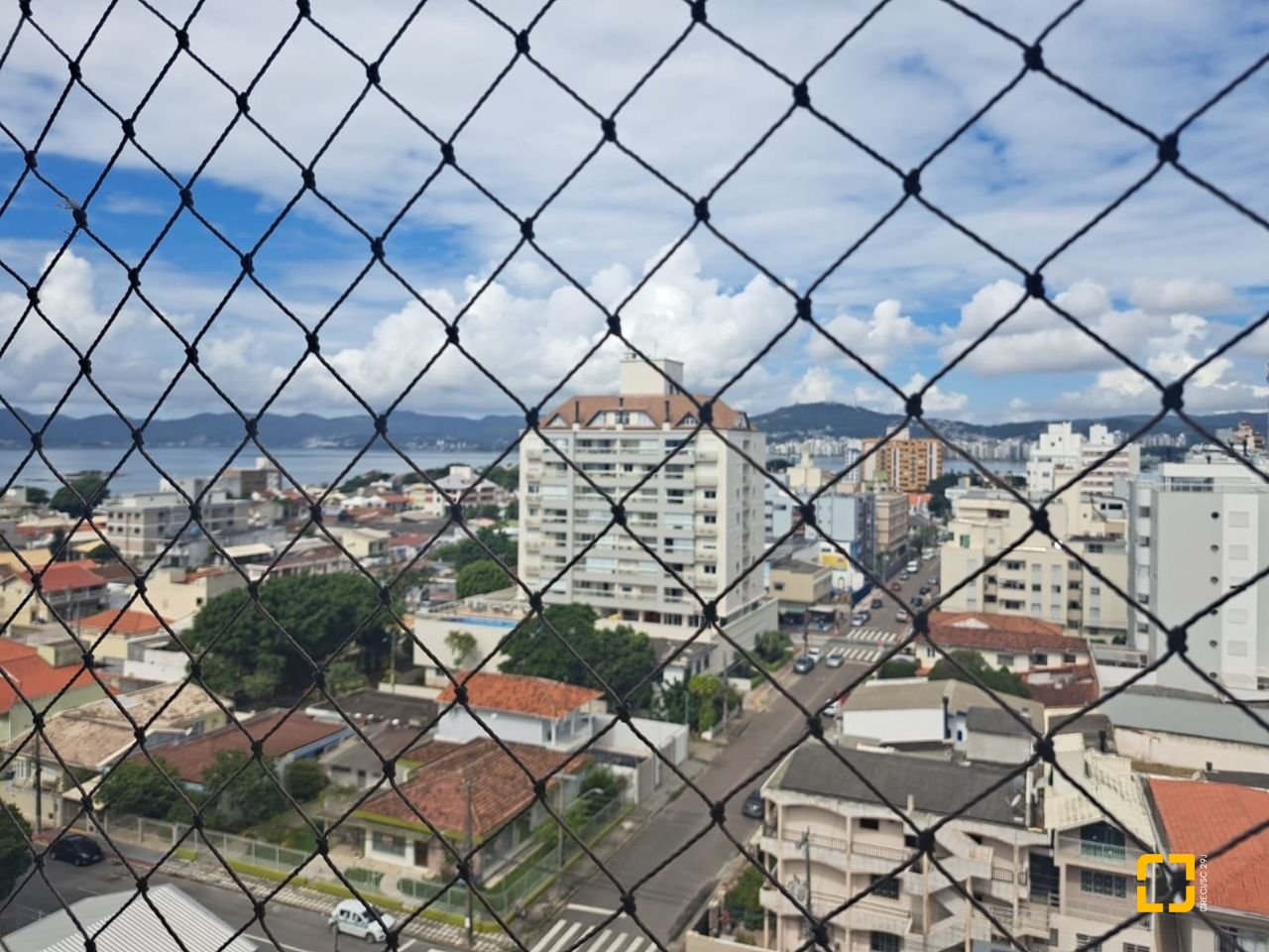 Apartamento com 100m², 4 quartos (sendo 1 suíte), 1 garagem, no bairro Balneário em Florianópolis