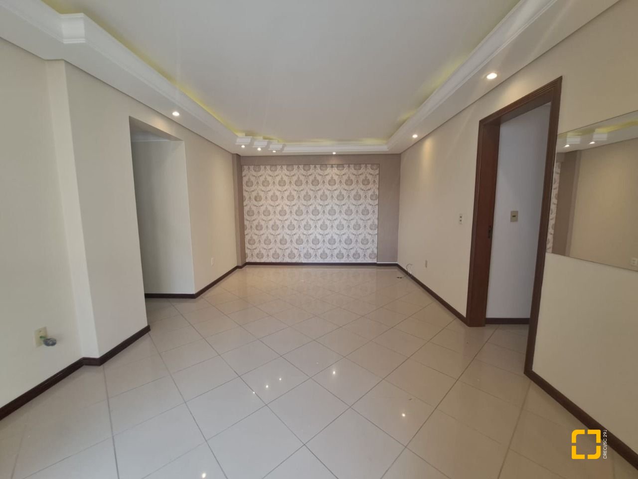 Apartamento com 100m², 4 quartos (sendo 1 suíte), 1 garagem, no bairro Balneário em Florianópolis