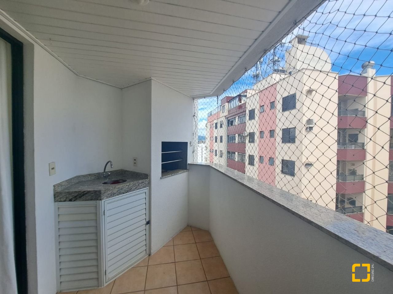 Apartamento com 100m², 4 quartos (sendo 1 suíte), 1 garagem, no bairro Balneário em Florianópolis