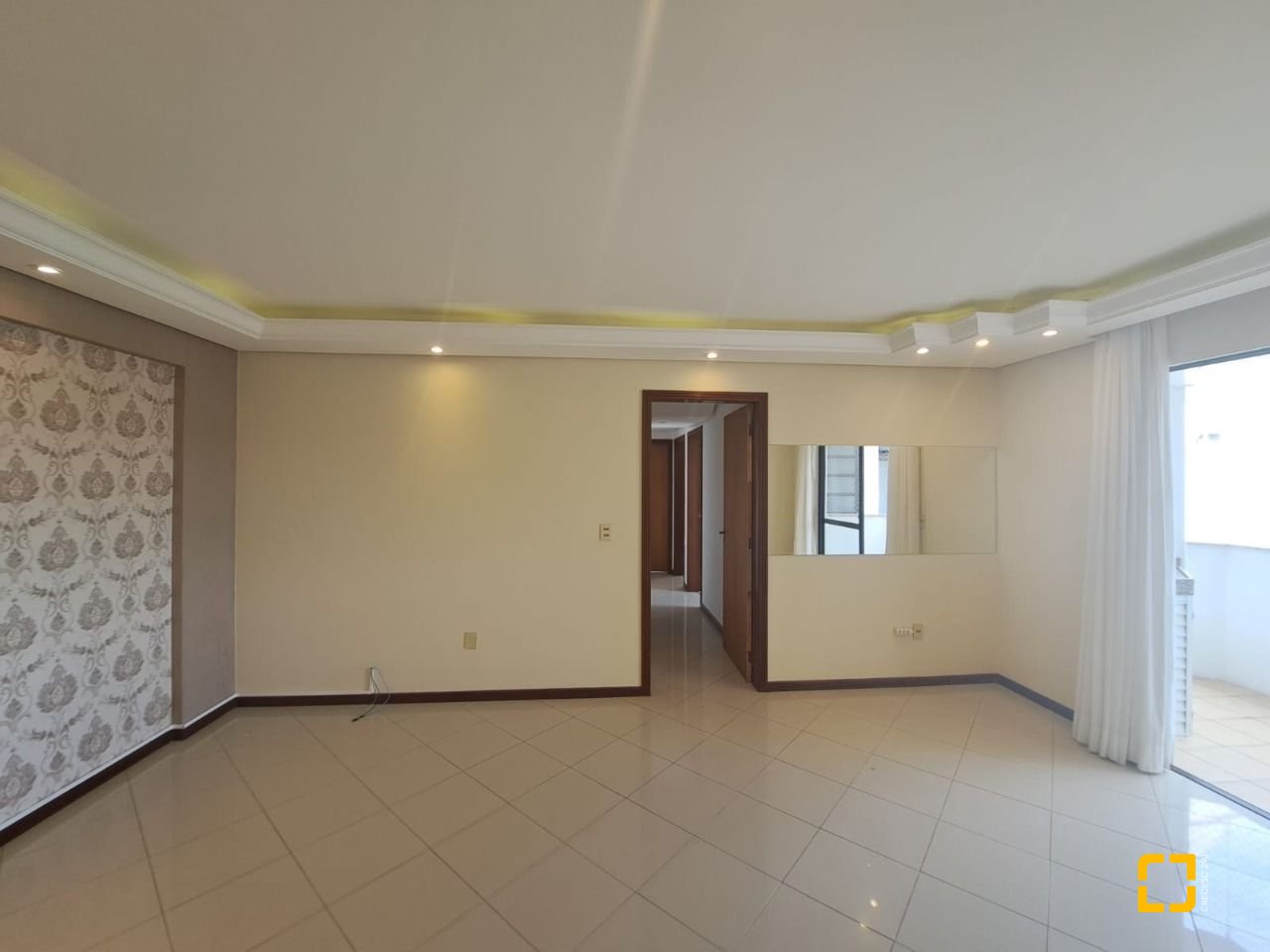 Apartamento com 100m², 4 quartos (sendo 1 suíte), 1 garagem, no bairro Balneário em Florianópolis