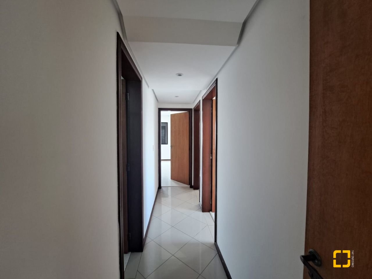 Apartamento com 100m², 4 quartos (sendo 1 suíte), 1 garagem, no bairro Balneário em Florianópolis