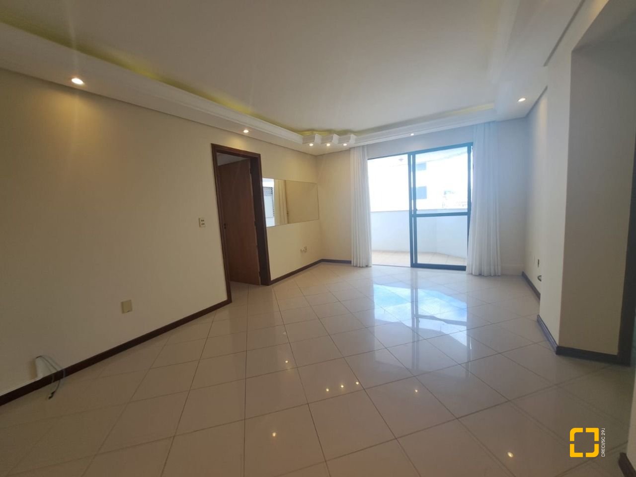 Apartamento com 100m², 4 quartos (sendo 1 suíte), 1 garagem, no bairro Balneário em Florianópolis